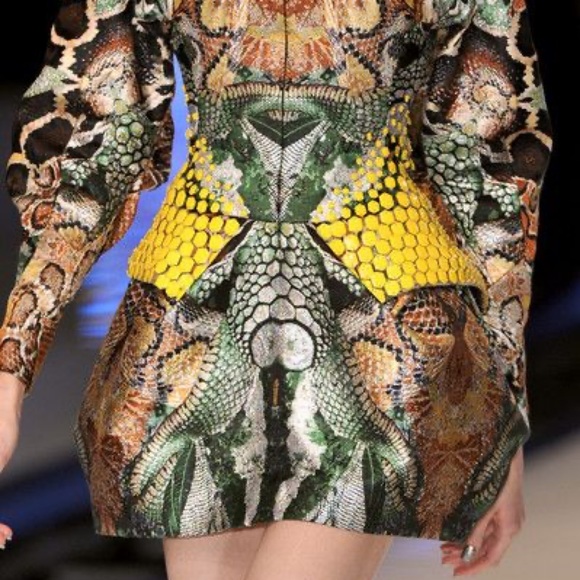 ISO - CYBER TRIBE - VOGUE UK - Picture 2 of 3